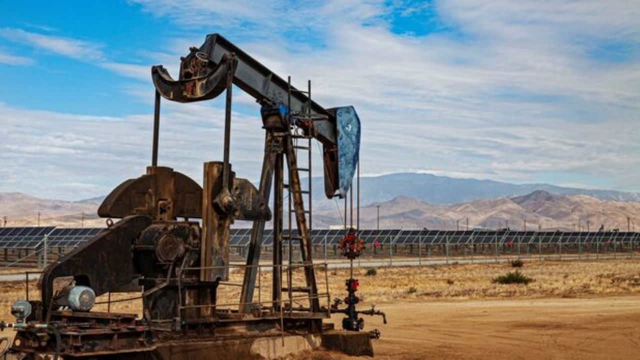 Oil Prices Edge Higher Over Supply Concerns: Gold and Commodity Market Update