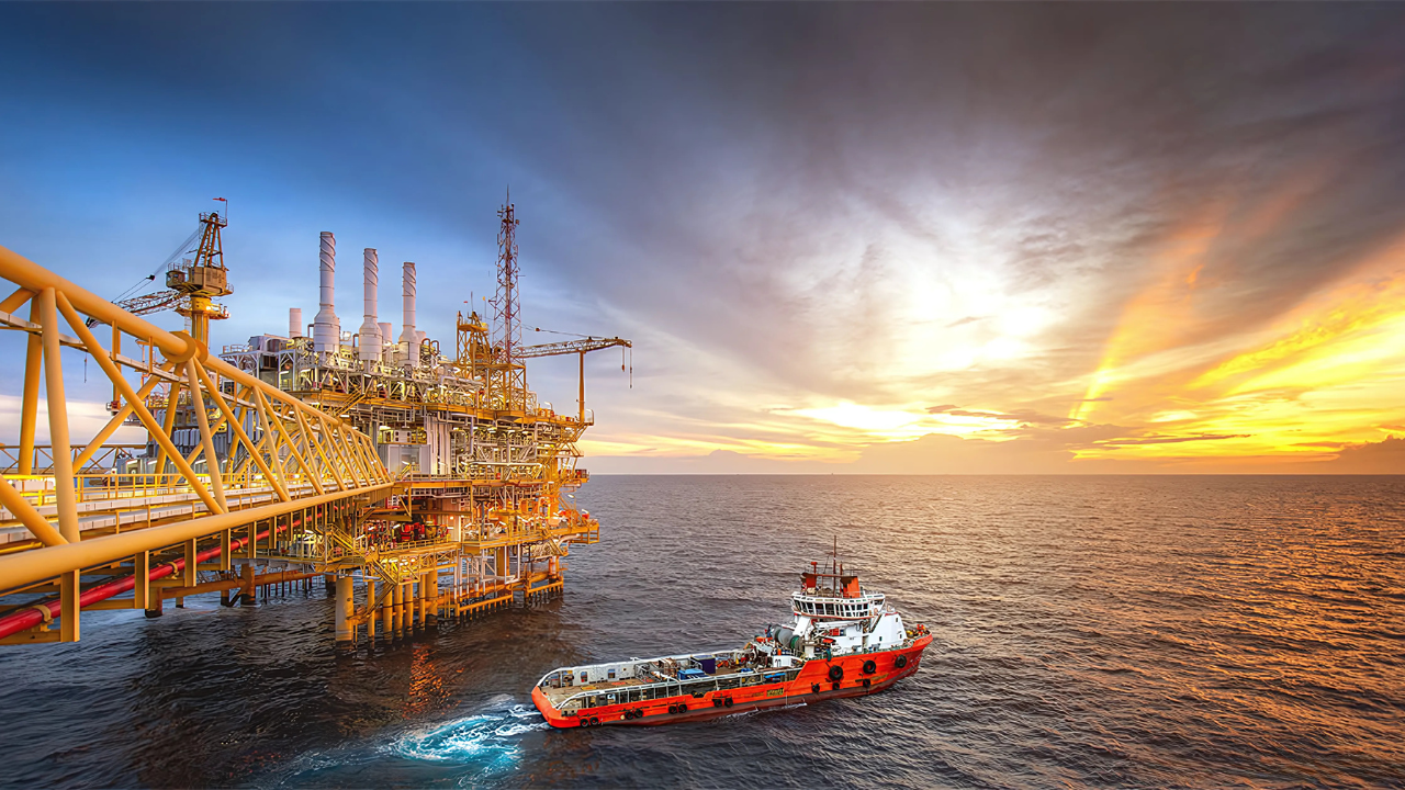 Oil Prices Dip After Rally Fueled by US-China Tariff Truce: Pound and Gold Trends Analyzed